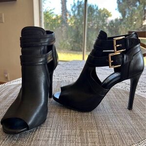 Elegant Michael Kors Black Peep-Toe Heels
